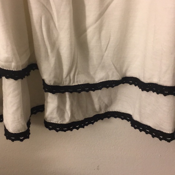 NWOT scallop edge ruffle tank - Picture 3 of 4